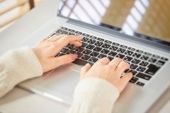 手の疲れから、冷えていませんか？